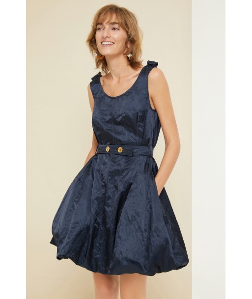 Kleid mit Ballonrocksaum aus Metall-Satin ou a consommer sur place